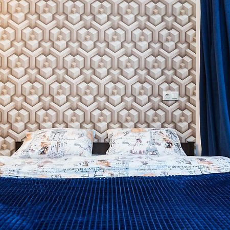 2 Kn. Romana Apartment Lviv Eksteriør bilde