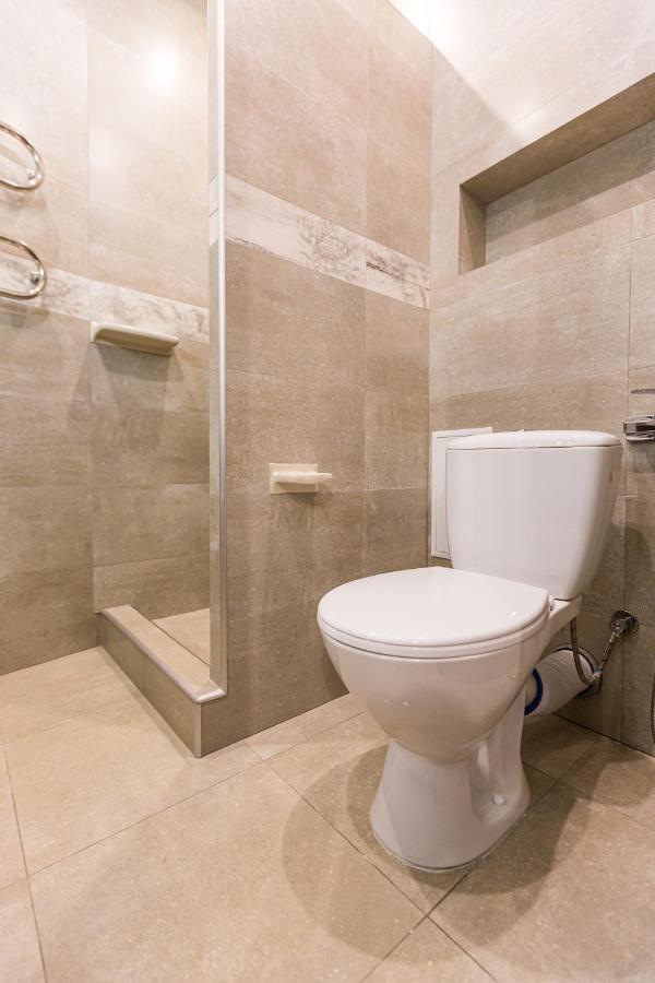 2 Kn. Romana Apartment Lviv Eksteriør bilde
