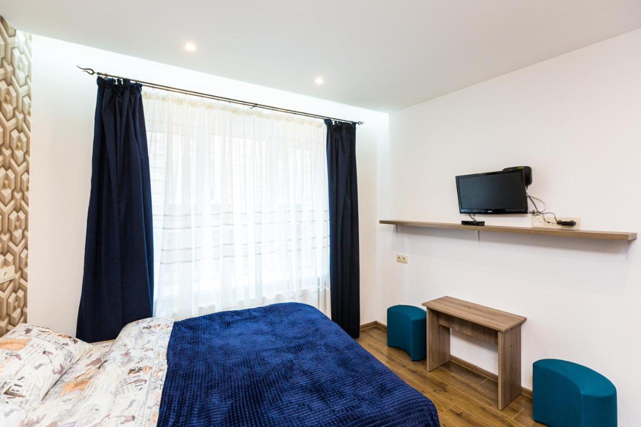 2 Kn. Romana Apartment Lviv Eksteriør bilde
