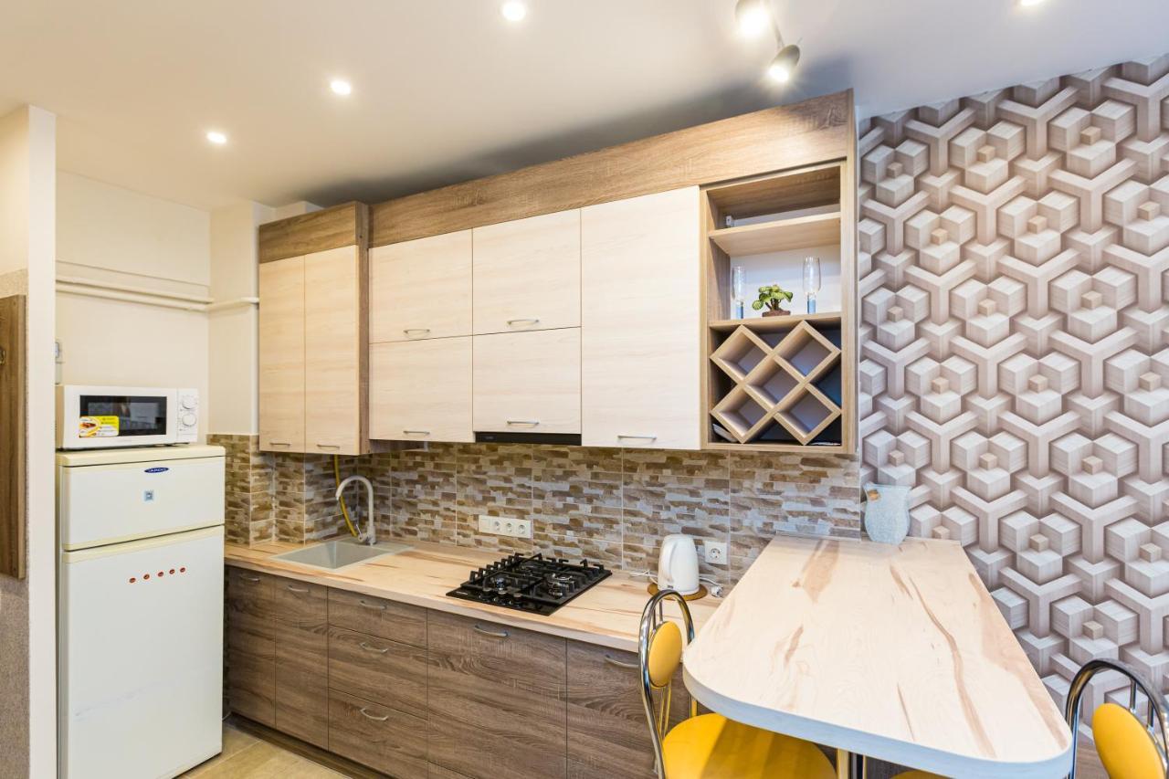2 Kn. Romana Apartment Lviv Eksteriør bilde