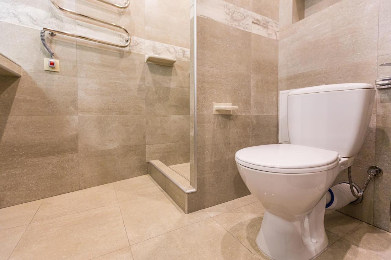 2 Kn. Romana Apartment Lviv Eksteriør bilde
